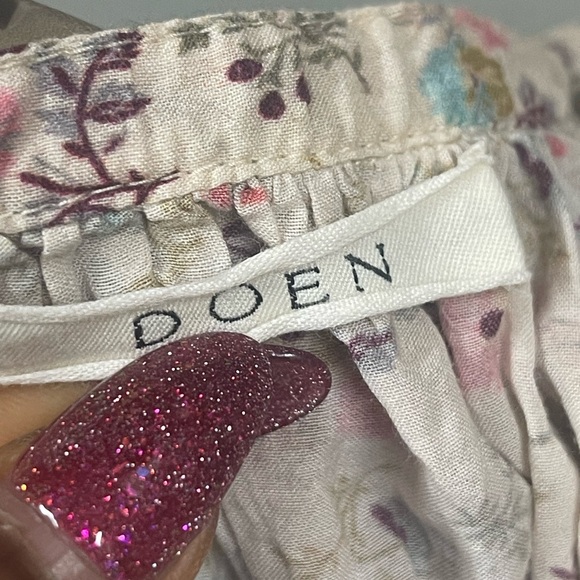 Doen June Top in Feathered Floral - Picture 8 of 11